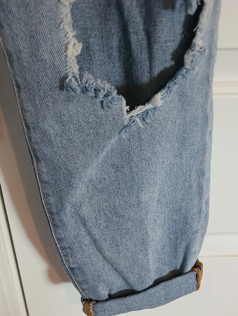 Urban Outfitters BDG High-waisted Mom Jeans Destroted Wash Size 28